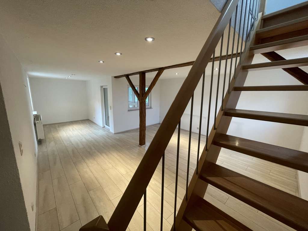 Jena-Lichtenhain: Bezugsfreie 4-Zimmer-Maisonette-Wohnung (134m2) + 3-WE Kapitalanlage im Vorderhaus