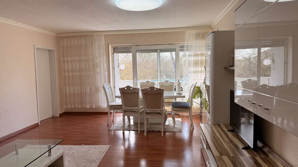 Immobilie in Alsbach-Hähnlein - ### MODERNE 4 Zi.-WOHNUNG MIT BALKON UND BLICK, TG-STELLPLATZ, FREI AB OKTOBER ### - Bild 3