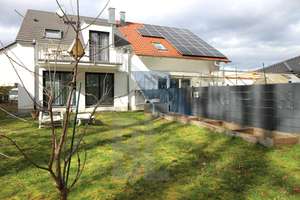 Doppelhaushälfte mit großzügigem Grundriss am Waldrand mit hochwertiger Ausstattung und erstklassige – Die vollständige Adresse der Immobilie erhältst du vom Anbieter., 75180 Büchenbronn, Pforzheim – Vorschaubild 1