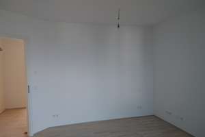 Luxuriöse 2-Zimmer Wohnung in bester, ruhiger Lage Münchens mit Einbauküche – Fritz-Bauer-Str. 41, 81249 Aubing-Süd, München – Vorschaubild 3