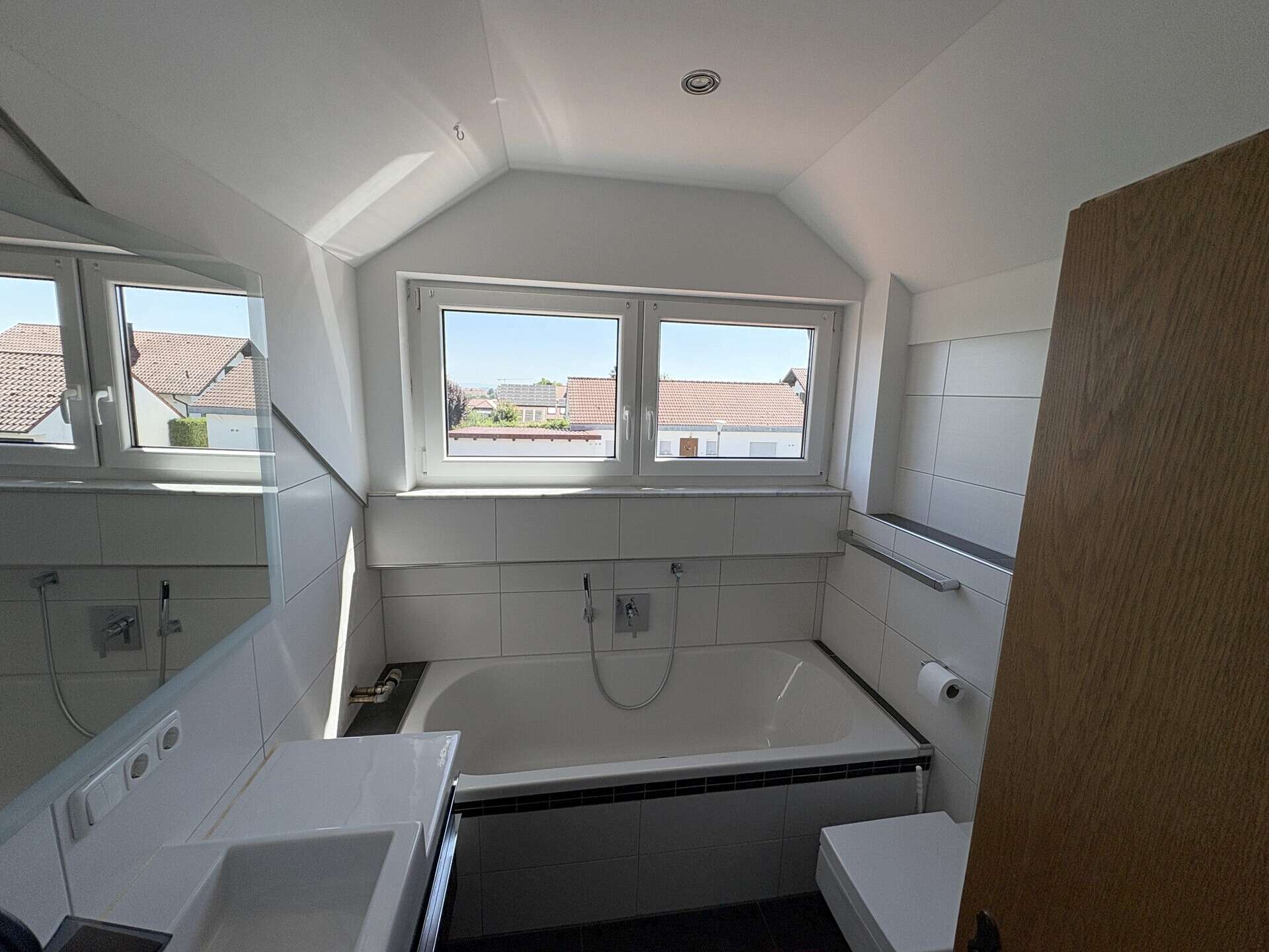 Immobilie in Mallersdorf-Pfaffenberg - Gepflegtes Einfamilienhaus mit Wintergarten in ruhiger Lage - Bild 3