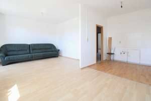 Berzugsfrei - drei Zimmer Wohnung mit Balkon am Stadtblick Magdeburgs  – 39128 Neustädter Feld, Magdeburg – Vorschaubild 2