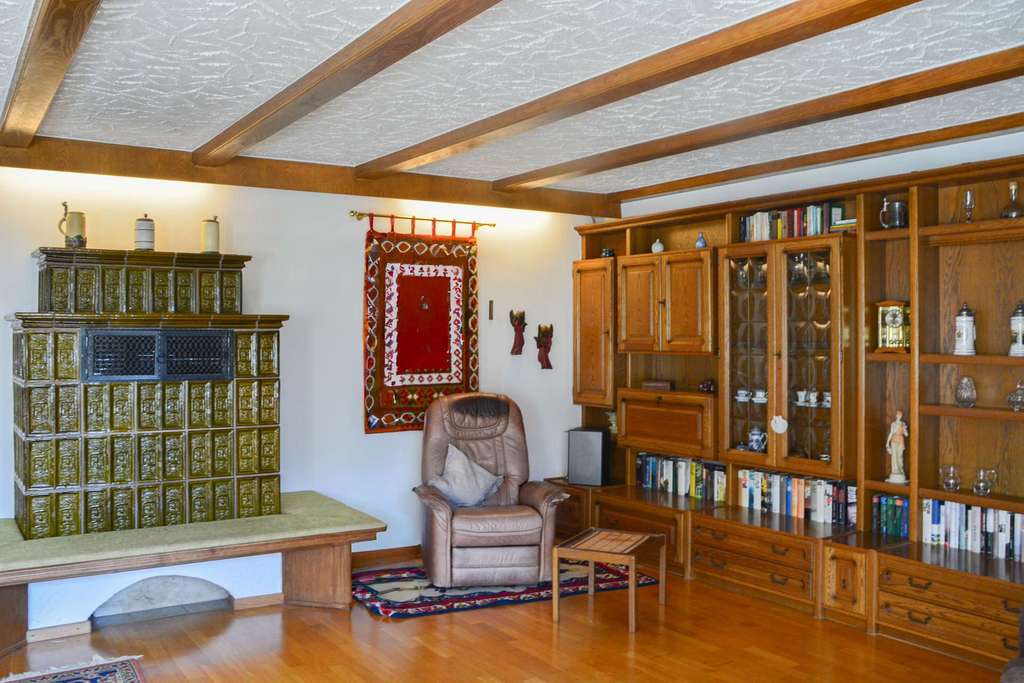 Immobilie in Megesheim - Viel Platz, viele Möglichkeiten – Zweifamilienhaus mit Garten & Terrasse in Megesheim - Bild 3