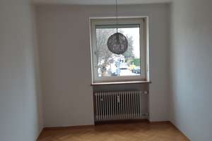 Helle freundliche 4-Zimmer-Wohnung mit 2 Balkone in Augsburg Haunstetten – Poststraße 1, 86179 Haunstetten-Ost, Augsburg – Vorschaubild 3