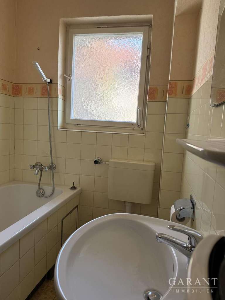 Immobilie in Fellbach - Ehemaliges Weinberghaus mit Entwicklungspotenzial im Ortskern von Fellbach-Schmiden! - Bild 3