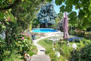 Traumhaus mit Pool & Sauna - Ihr Familienidyll in Stuttgart-Steinhaldenfeld