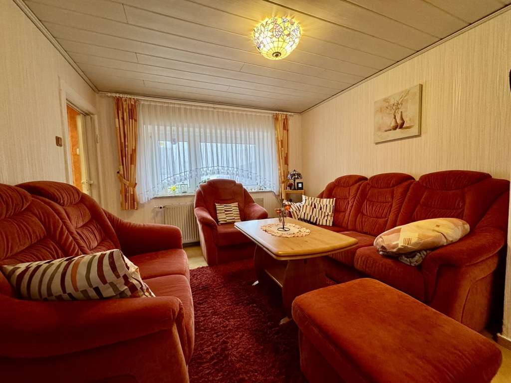 Immobilie in Brunsbüttel - Charmantes Reihenhaus in ruhiger Wohnlage der Schleusenstadt Brunsbüttel!! - Bild 2