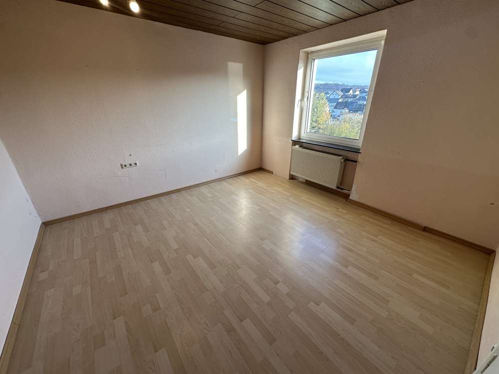 Immobilie in Raubach - Ansprechendes Einfamilienhaus mit Einliegerwohnung und großem Grundstück in Raubach - Bild 1