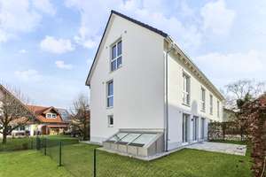 Willkommen im neuen Zuhause! Lichtdurchflutete Neubau-DHH mit Garten in Ettringen – Die vollständige Adresse der Immobilie erhältst du vom Anbieter., 86833 Ettringen – Vorschaubild 9