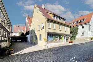 Altstadt Sindelfingen – Renditestarkes Zweifamilienhaus mit Ladenfläche – Die vollständige Adresse der Immobilie erhältst du vom Anbieter., 71063 Sindelfingen – Vorschaubild 2