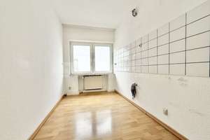 Lichtdurchflutete 3-Zimmer-Dachgeschosswohnung mit Stellplatz in Bonn-Duisdorf – Die vollständige Adresse der Immobilie erhältst du vom Anbieter., 53123 Duisdorf, Bonn – Vorschaubild 4