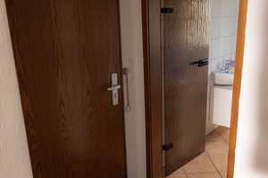 Attraktive 2-Zimmerwohnung mit großer Terrasse in Köln-Porz Grengel – Ebereschenweg 17, 51147 Grengel, Köln – Vorschaubild 4