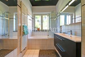 MÖBLIERT - CENTRAL AND GREEN - Charming apartment in a prime location – Die vollständige Adresse der Immobilie erhältst du vom Anbieter., 70176 Feuersee, Stuttgart – Vorschaubild 17