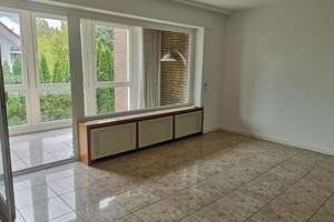 Frisch renoviertes Reihenhaus mit 4 Zimmern, verglaster Loggia – zentral in Wiedenbrück – 33378 Rheda-Wiedenbrück – Vorschaubild 3