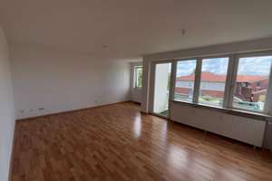 Helle 3-Zimmer-Dachgeschosswohnung mit Balkonblick in Hannover – Tresckowstraße 183, 30457 Wettbergen, Hannover – Vorschaubild 1