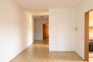 Rommelsbach: 3-Zimmer-Wohnung mit zwei überdachten Balkonen – bald bezugsfrei. – 72768 Rommelsbach, Reutlingen – Vorschaubild 4