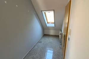 Gepflegte 3-Zimmer-Maisonette-Wohnung mit Loggia und EBK in Nürnberg-Reichelsdorf – Beim Wahlbaum 23, 90453 Reichelsdorf, Nürnberg – Vorschaubild 4