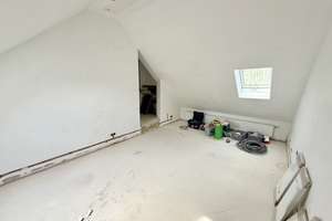 2 Zimmer Wohnung: Erstbezug nach Sanierung in historischem Hof in Poll – Rolshover Straße 526, 51105 Poll, Köln – Vorschaubild 4