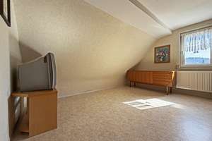 Glücksgriff für Familien und Schrauber. 
8 Zimmer auf 149 m². Plus 251 m² Fläche.
2 große Garagen. – Die vollständige Adresse der Immobilie erhältst du vom Anbieter., 72636 Frickenhausen – Vorschaubild 20