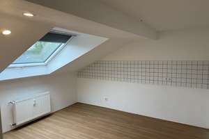 Großzügige 3-Zimmer-Dachgeschosswohnung mit Sonnenbalkon und Blick ins Grüne – Baackesweg 60, 47804 Kempener Feld/Baackeshof, Krefeld – Vorschaubild 14