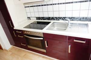PERFEKT: Kleine 1-Zimmer-Dachgeschosswohnung, inkl. EBK, in ruhigem Vierfamilienhaus! – Dieckerstraße 66, 46047 Schlad, Oberhausen – Vorschaubild 10