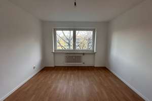 Moderne 4-Zimmer-Wohnung mit Balkon in Nürnberg – Herzogstandstraße 22, 90471 Langwasser Nordwest, Nürnberg – Vorschaubild 2