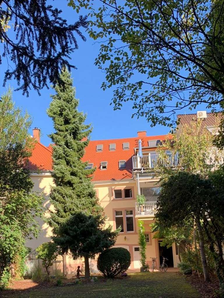 Historisches Schmuckstück mit parkähnlichem Garten in bester Karlsruher Innenstadtlage