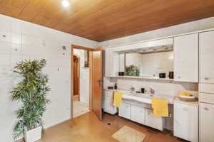 TRAUMHEIM - EFH mit 307 m² Innenraum, einem 600 m² großen Grundstück und zwei Garagen in Aichach – Aichach-Friedberg (Kreis) – Vorschaubild 12