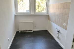 3 Zimmer DG Wohnung ohne Schrägen mit viel Stauraum und Stellplatz – Klaus-Groth-Weg 26, 31303 Burgdorf – Vorschaubild 4