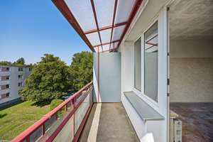 Gestalten Sie Ihr neues Zuhause – 2,5-Zimmer-Wohnung mit Balkon – 12437 Plänterwald, Berlin – Vorschaubild 2