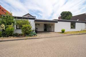 Modernes Einfamilienhaus mit Kamin, Garten & Carport| Oldenburg-Dietrichsfeld