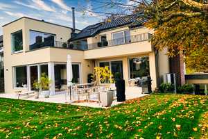 Exklusives "Traumhaus" in wunderschöner Ruhiglage mit Weitblick! 300qm, 2 Kamine, Sauna, Top EBK! – Bonn – Vorschaubild 2