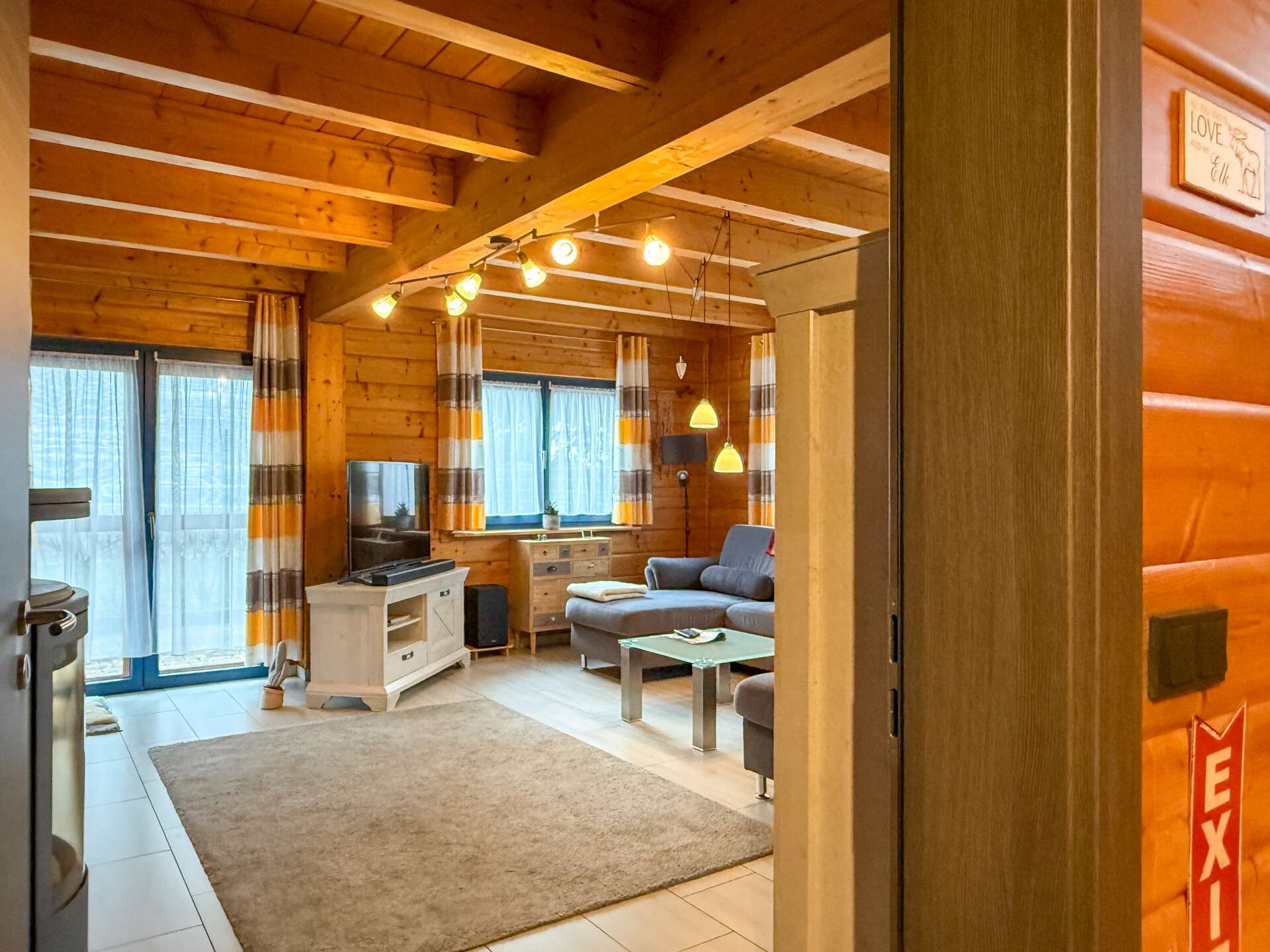 Immobilie in Erzhausen - EIN ZUHAUSE MIT SEELE - Freistehendes Einfamilienhaus in warmem Holzambiente in Erzhausen - Bild 3