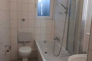 Helle 2-Zimmer-Wohnung mit Blick ins Grüne in gepflegtem Büro-/Wohnhaus – St.-Anton-Straße 93-95, 47798 Krefeld – Vorschaubild 4