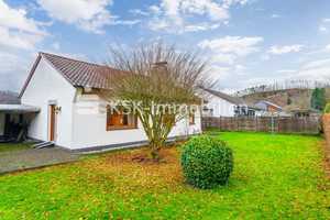 Freistehendes, vollunterkellertes Einfamilienhaus mit Garage und Garten! – Rhein-Sieg-Kreis – Vorschaubild 2