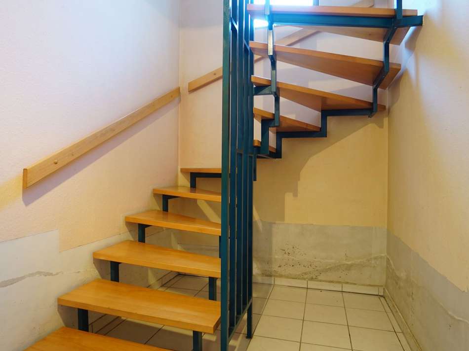 Flur mir Fliesenboden