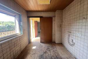 Handwerker sind hier richtig - kernsanierungsbedürftiges Haus sucht neue Eigentümer – Die vollständige Adresse der Immobilie erhältst du vom Anbieter., 45309 Schonnebeck, Essen – Vorschaubild 2