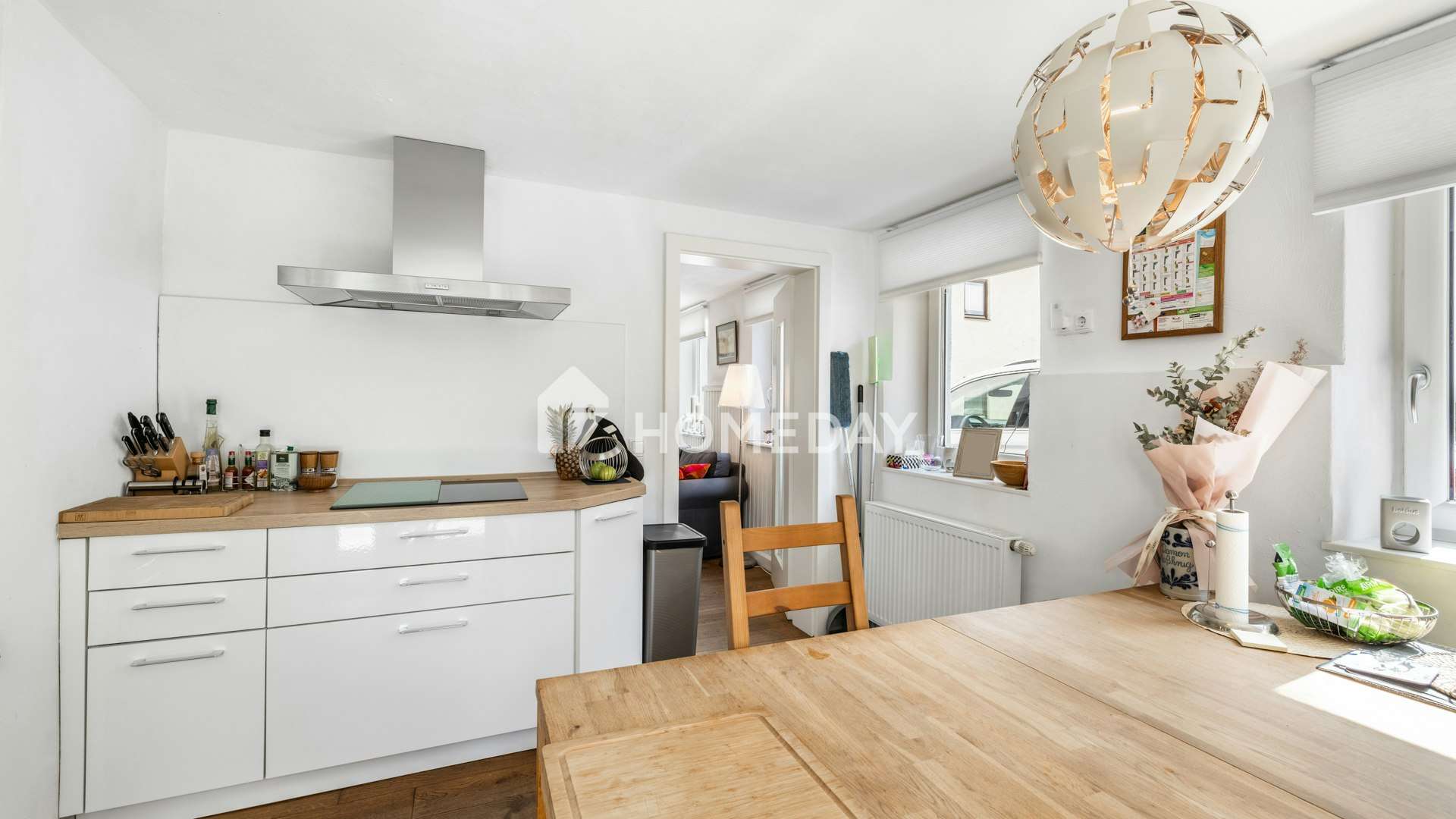 Immobilie in Au in der Hallertau - Stilvoll saniertes Bauernhaus mit zwei Wohneinheiten, Kamin & Photovoltaikanlage - Bild 2