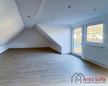 Helle, großzügig geschnittene 3,5-Zimmer-Wohnung mit 125 m² Wohnkomfort