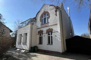 PROVISIONSFREIES JUWEL - Sanierte Altbauvilla mit großem Garten