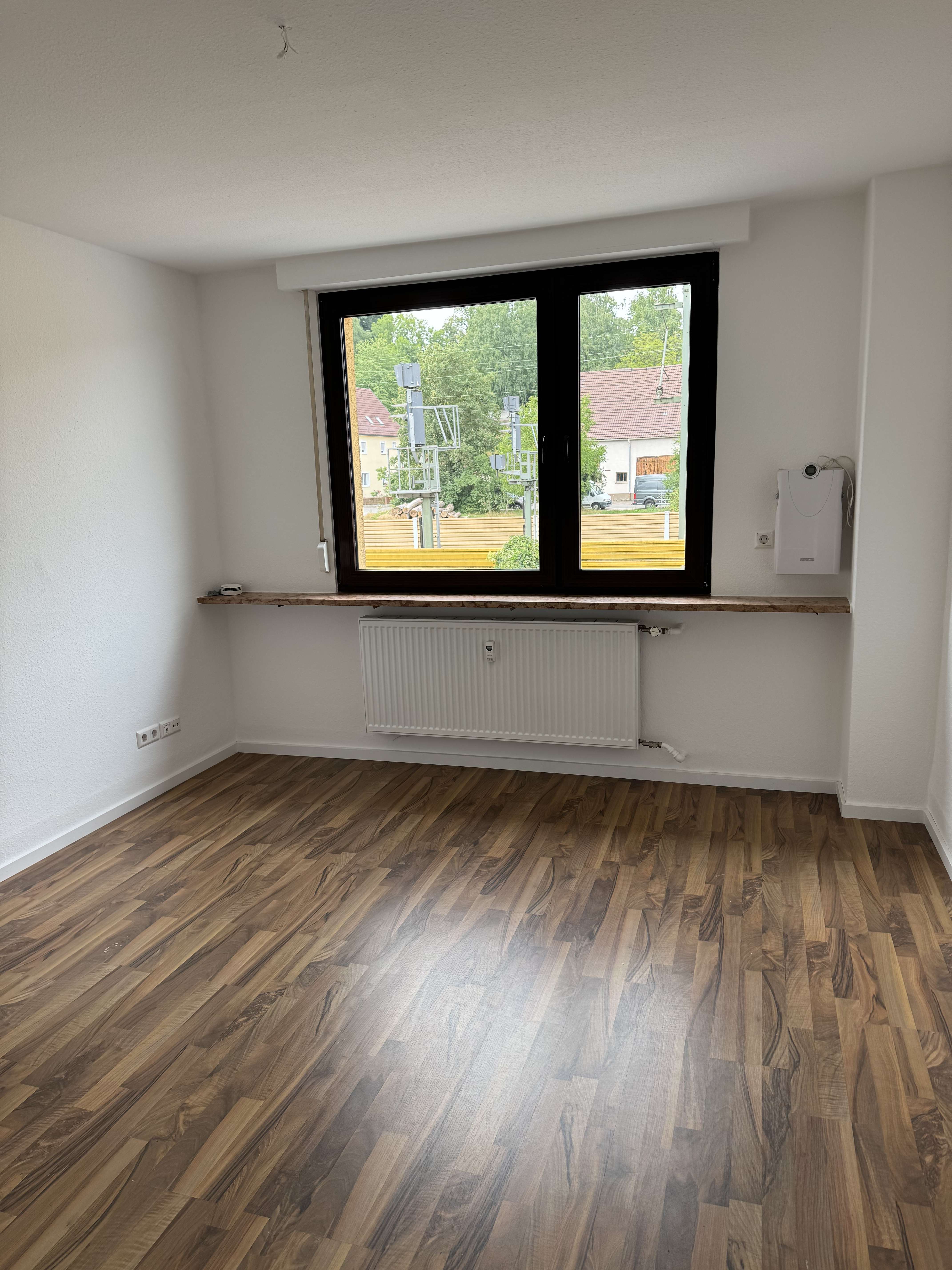 Immobilie in Ebersbach an der Fils - Familientraum mit Stil: Neu renovierte 5-Zimmer Wohnung mit großer Terrasse & morderne EBK  - Bild 4
