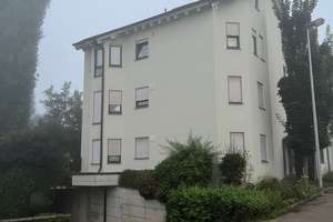  renovierte DG-Wohnung mit Stellplätzen und Dachterrasse+++
