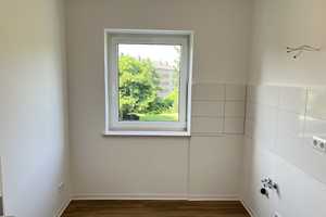 Helle 2,5 Zimmerwohnung mit Balkon und Wannenbad – Masurenring 81, 24149 Kiel – Vorschaubild 6