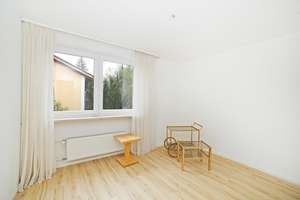 Großes Haus und großes Grundstück für die große Familie! – Die vollständige Adresse der Immobilie erhältst du vom Anbieter., 81249 Lochhausen, München – Vorschaubild 7