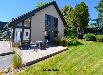 Ihr Traumhaus - Freistehender Bungalow mit Garten und Doppelgarage