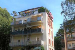 Direkt am Stadtpark-Wunderschöne 3-Raum-Wohnung mit großem Sonnenbalkon in traumhafter Wohnanlage – Beckerstraße 28b, 9120 Kapellenberg, Chemnitz – Vorschaubild 1