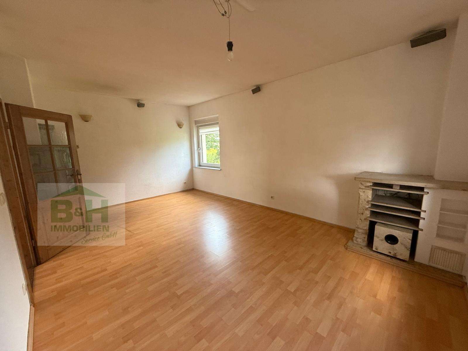 Immobilie in Zörbig - Preis auf Anfrage - EFH mit großem Grst. ca. 1900 qm - DHH - in Zörbig - ruhige Randlage Wfl. 137 qm - Bild 1