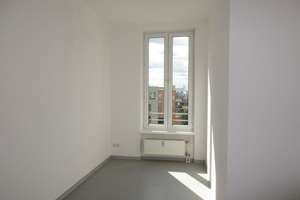 WBS-pflichtiges Familien-Apartment mit Balkon, Wannenbad und Gäste WC - NUR mit WBS! – Janusz-Korczak-Straße 18, 12627 Hellersdorf, Berlin – Vorschaubild 4