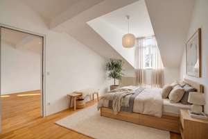 Lichtfülle unter dem Dach: Reizende 2-Zimmer-Wohnung mit Panorama-Terrasse – Die vollständige Adresse der Immobilie erhältst du vom Anbieter., 80469 Glockenbach, München – Vorschaubild 3