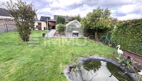 Bild von Doppelhaushälfte mit Garten in der Märchensiedlung